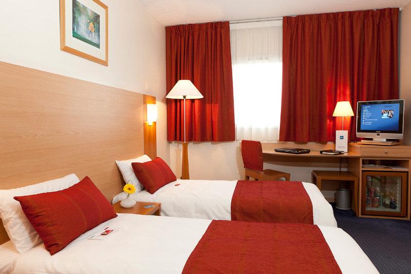 Hotel Forest Hill Meudon Velizy Δωμάτιο φωτογραφία